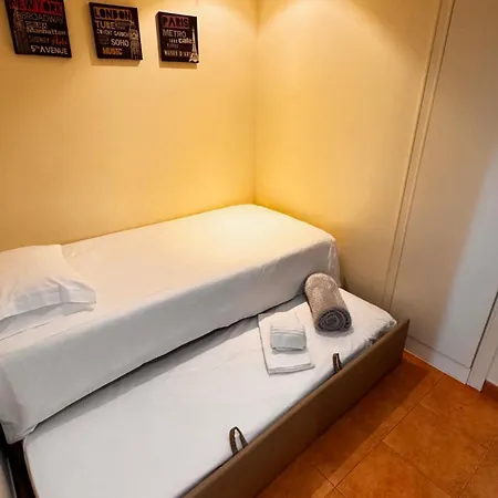 Maria Ria Apartment *